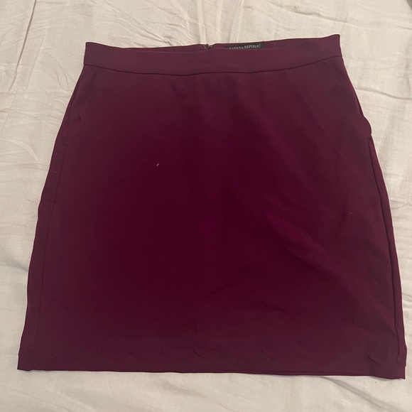 Banana Republic Dresses & Skirts - Banana Republic Women's Deep Burgundy Mini Skirt